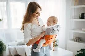 Baby Wraps vs. Structured Carriers: Which One is Right for Your Lifestyle?