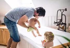 Splashes and Smiles: How to Turn Bath Time into a Sensory Adventure for Your Baby
