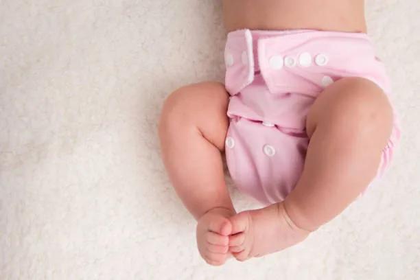 Making Cloth Diapers Easy: A Parent’s Guide to Managing the Mess and the Laundry