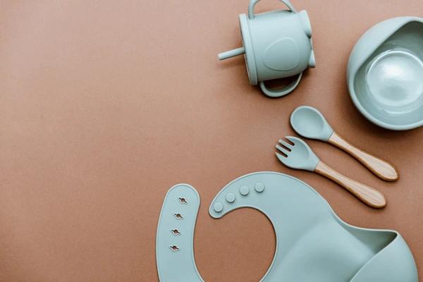 Baby Feeding Spoons and Plates