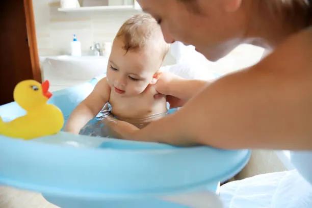 The First Dip: How to Build Your Baby’s Water Confidence (Without the Tears)