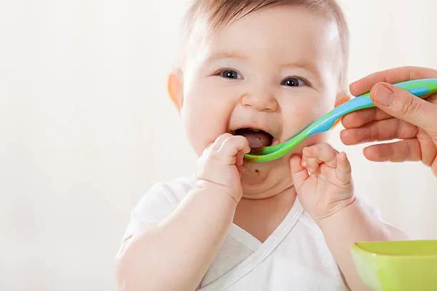 Beyond the Mush: A Parent’s Guide to Choosing the First Feeding Spoons