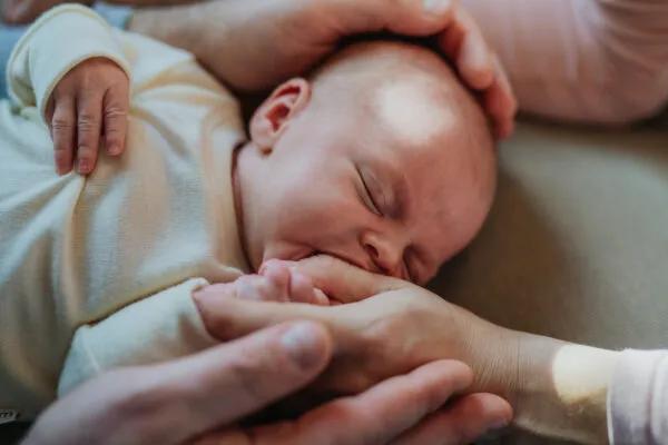 Newborn Care Tips for Parents During the First Weeks
