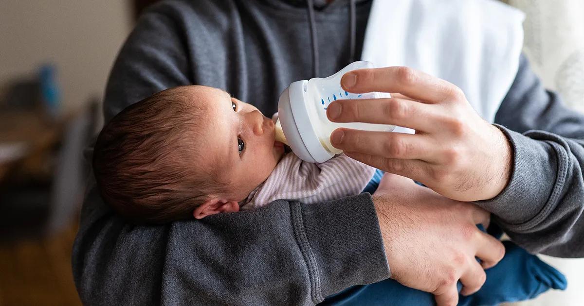 Understanding Hunger Signs in Newborn Babies