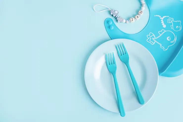 First Bites to Self-Feeding: How to Pick the Perfect Spoon and Plate for Your Little Foodie